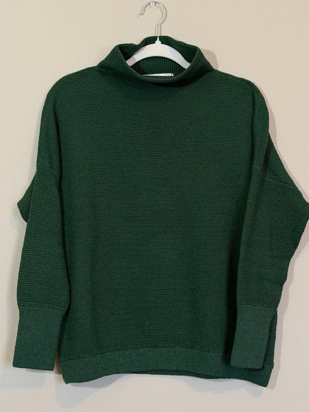 Chelsea & Theodore Forest Green Stovetop Neck Sweater, size Medium